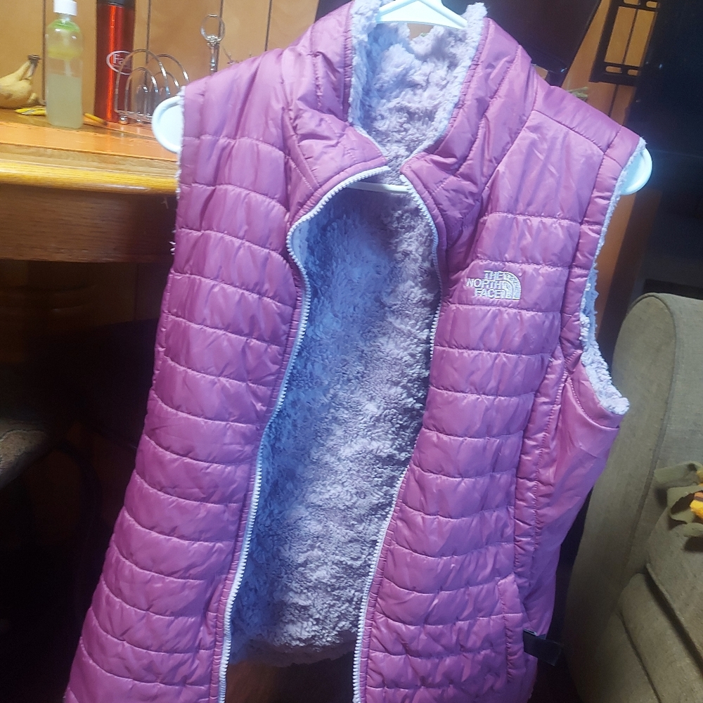 Womens North Face Reversible  Winter Vest Size XL